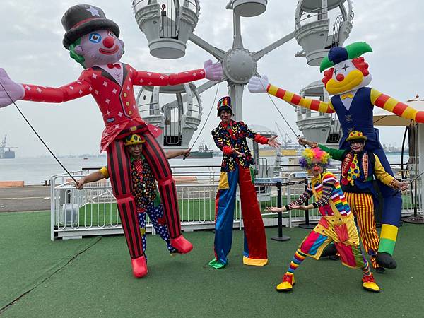 大型充氣小丑遊行+高蹺小丑 (1).jpg