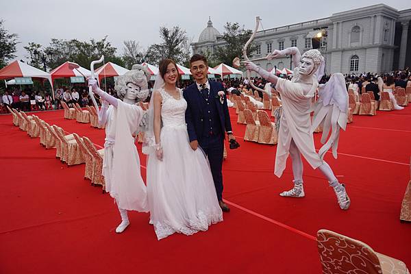 台南市政府集體結婚愛神丘比特行動雕像表演~奇美博物館 (3).JPG