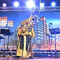 高雄軟體科學園區歲末活動主持人+猴王變臉+魔術表演+大型魔術道具萬劍穿心紙箱刺人 (10).JPG