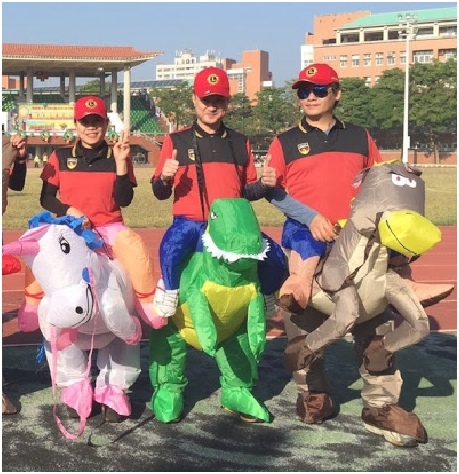 高雄台南屏東遊行恐龍裝騎馬裝騎大象充氣裝.jpg