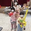 高雄市衛生局兒童疫苗施打小丑氣球表演 (16).jpg