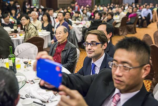 奕聯生技公司尾牙魔術表演、小丑表演、變臉表演、尾牙主持