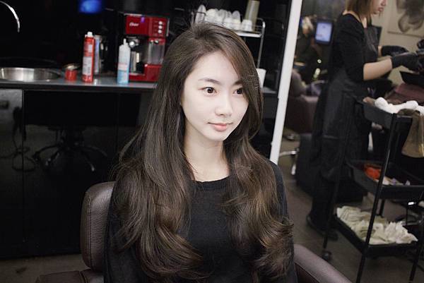 台北剪髪 東區剪髮 台北染髮 東區染髮 台北燙髮 東區燙髮 空氣感 睡不醒頭 隨性風 剪髮推薦 染髮推薦 燙髮推薦 大波浪捲髮 魔髮小隆作品分享