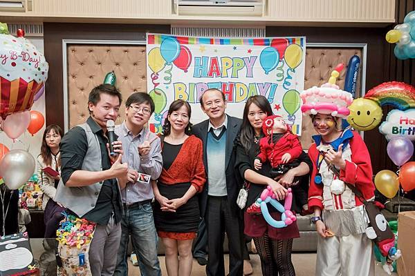 高雄鳳山寶妹抓週生日派對佈置+活動主持+魔術汽球表演 (7).jpg