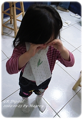 白底水玉幼兒圍巾2.JPG 白底水玉幼兒圍巾2.JPG