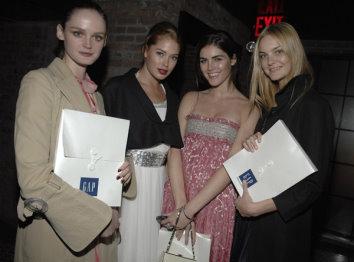 Lisa、Doutzen、Hilary、Carol