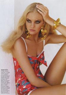 VOGUE 2008/4 - Caroline Trentini