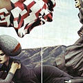 Vogue Italia 2008/9 -Catherie McNeil、Caroline Trentini