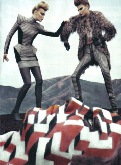 Vogue Italia 2008/9 -Catherie McNeil、Caroline Trentini