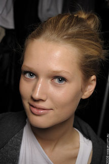 Toni Garrn