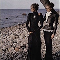 VOGUE GERMAN 2008/10 - Siri Tollerod & Toni Garrn