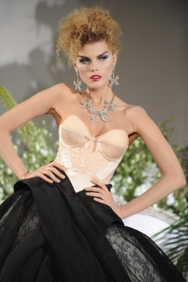 Christian Dior Haute Couture F/W 09.10 - Maryna Linchuk