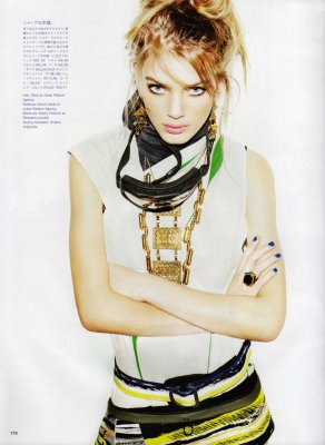 Vogue Nippon February 2010 - Bregje Heinen