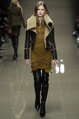 Burberry Prorsum F/W 2010 - Lisanne De Jong