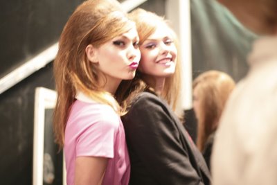 Dior Cruise 2011 Shanghai -  Frida Gustavsson & Karlie Kloss