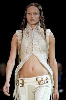 Alexander McQueen S/S 2011 : Karmen Pedaru