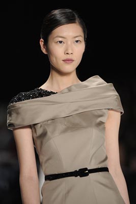 Carolina Herrera F/W 2011 - Liu Wen