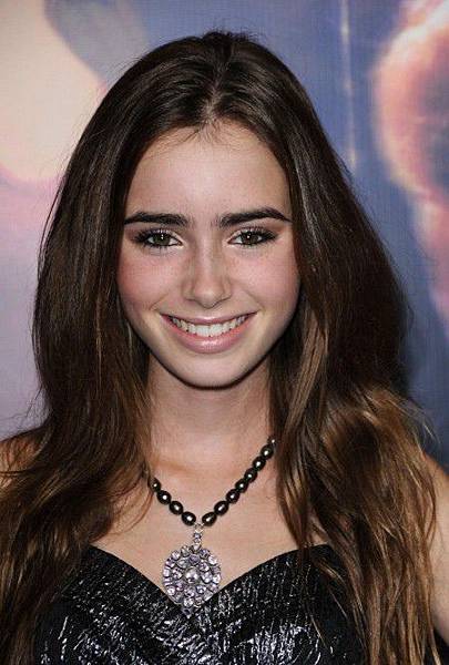 Lily Collin