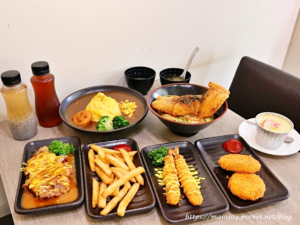 新店咖哩推薦|迎食流新店大坪林店~品嚐美味的咖哩、蓋飯、酥脆炸物還可以擼貓 @ :: 痞客邦 ::