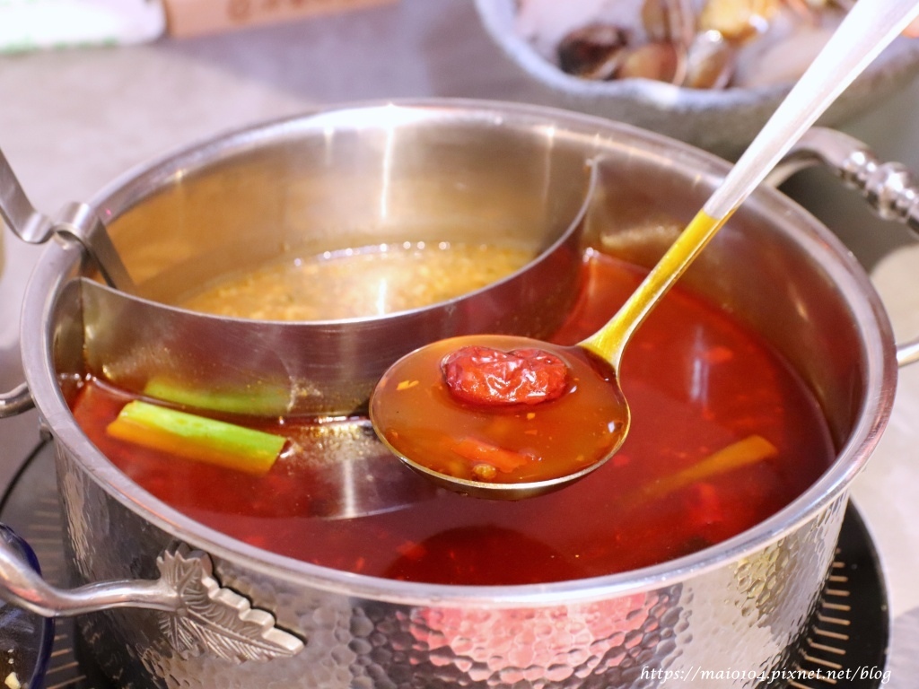 台北中山區美食｜呷哺呷哺火鍋～一個人也能享受鴛鴦鍋，自助吧主