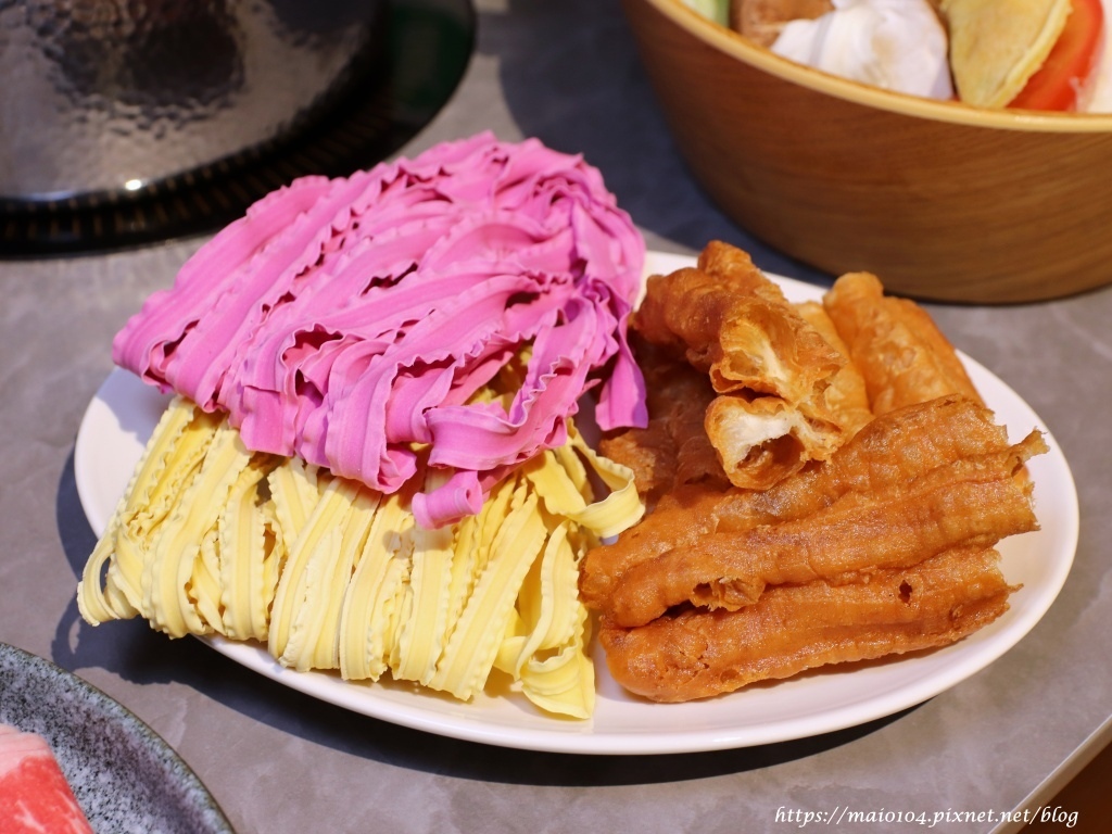 台北中山區美食｜呷哺呷哺火鍋～一個人也能享受鴛鴦鍋，自助吧主