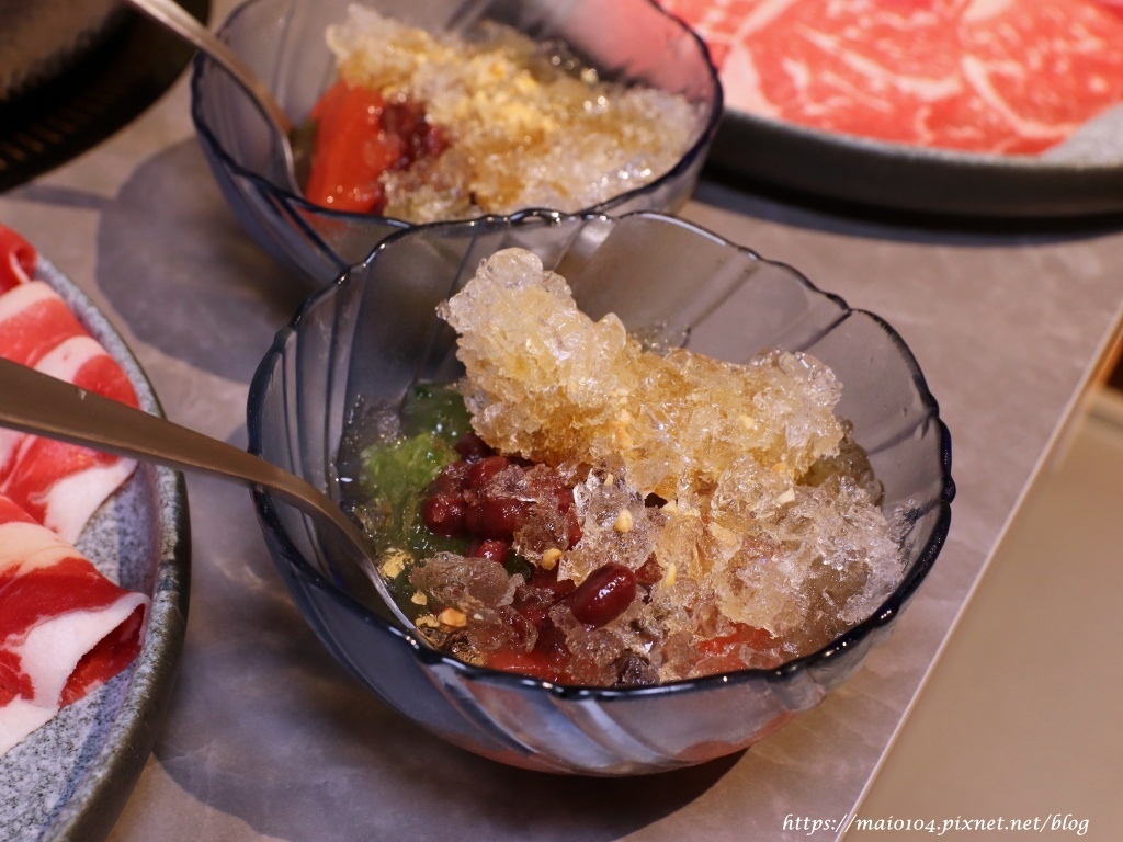 台北中山區美食｜呷哺呷哺火鍋～一個人也能享受鴛鴦鍋，自助吧主