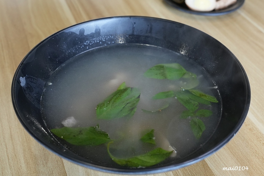 中壢牛肉麵推薦｜鍾小勤麵食館～免費加麵、加湯，豆花、飲料無限