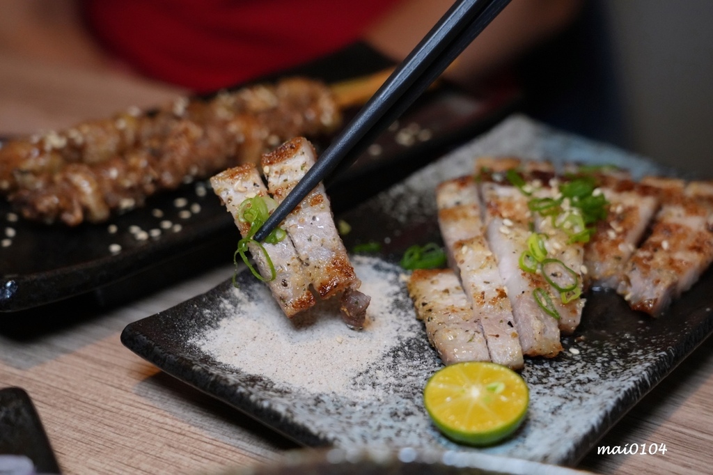 板橋居酒屋推薦｜暮樂町居酒屋～文青風格的環境，可單點清酒一杯