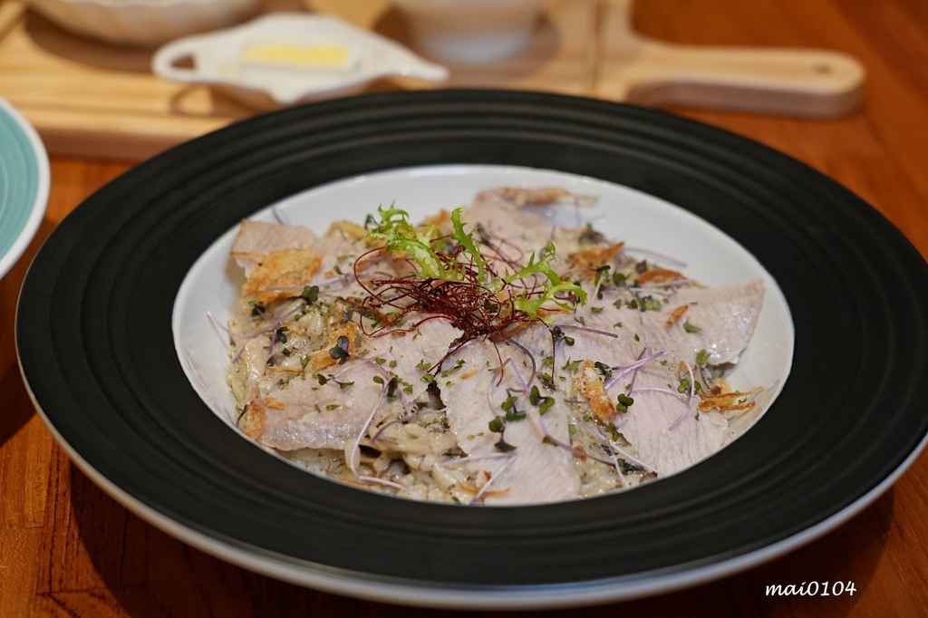 桃園龍潭景觀餐廳｜野薑花與貓～野薑花入菜還可以與貓咪近距離接