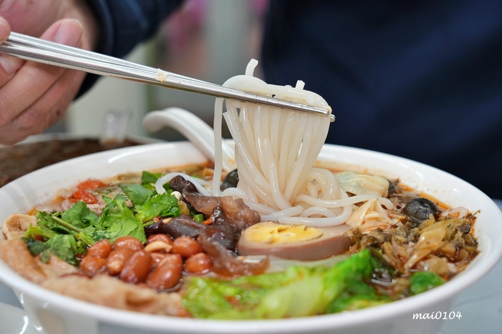 台北萬華美食｜甲天下桂林米粉～隱身在西門町巷弄內的酸辣粉、螺