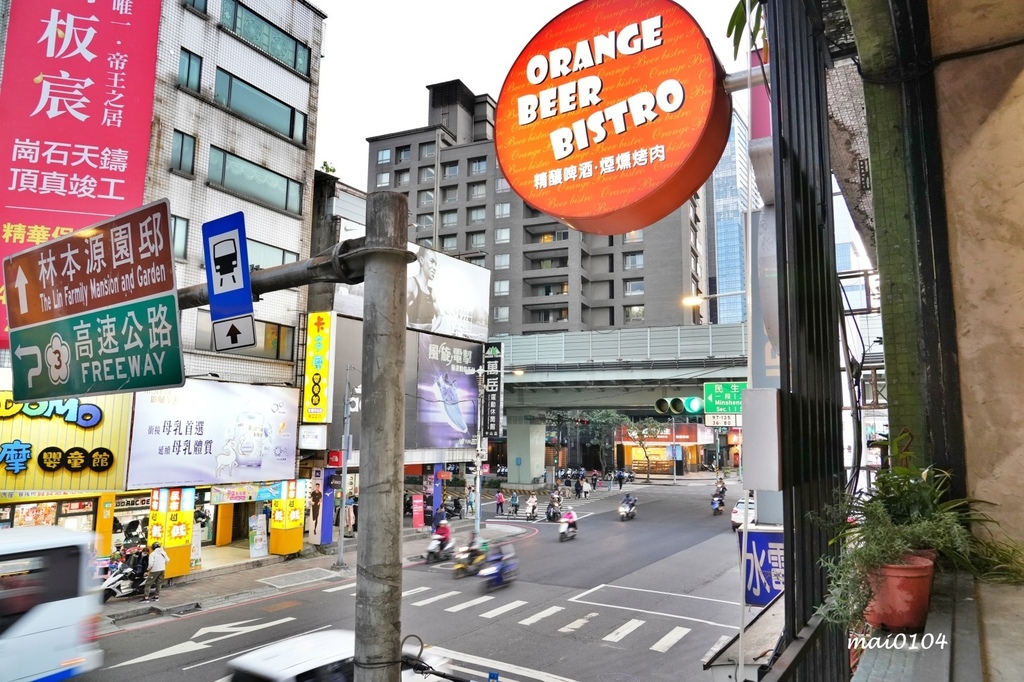 板橋美食｜橙子美式炭烤餐廳～板橋美式炭烤餐廳也是餐酒館，價格