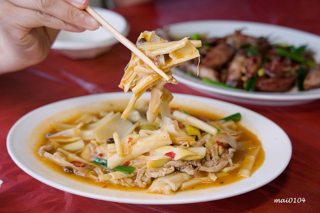 野柳風景區美食餐廳推薦｜阿杰萬里蟹～連在地人都大推的海鮮餐廳