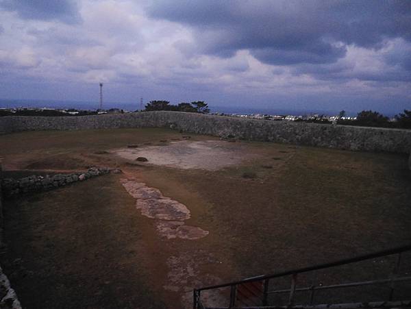 20240127 沖繩現存最古老拱型城門的 座喜味城