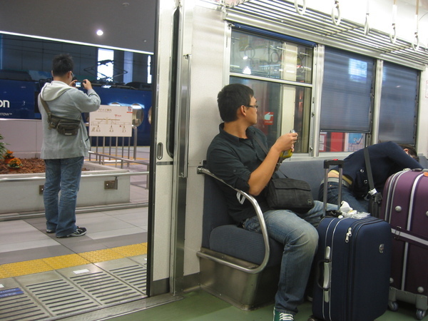 南海電鉄-空港急行列車