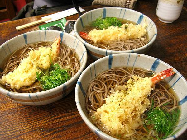 午餐是いわを的天婦羅蕎麥麵