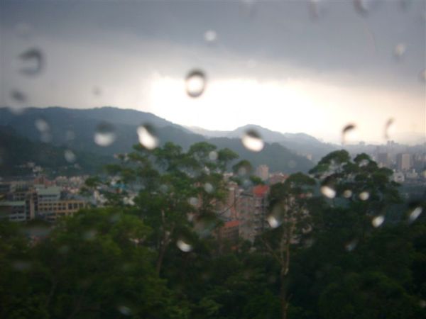 下大雨