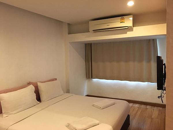 nantra-silom (1).jpg