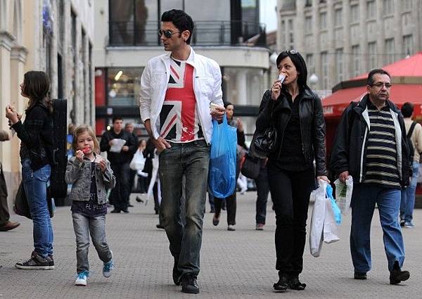 POVRATAK PIJANISTA ─ Maksim Mrvica, his wife Ana and daughter Leeloo.jpg