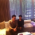 2011.11.30 With the manager of the Mira Hotel Hong Kong-04.jpg
