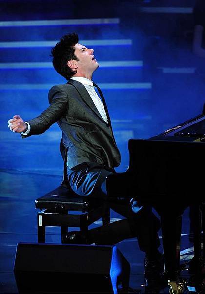 Maksim performing at Golden Melody Awards ceremony in Taipei on 2nd June 2012-01