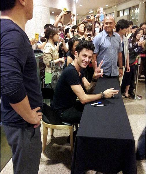 Maksim performing at Seoul Arts Centre concert hall on 6th July 2012-03