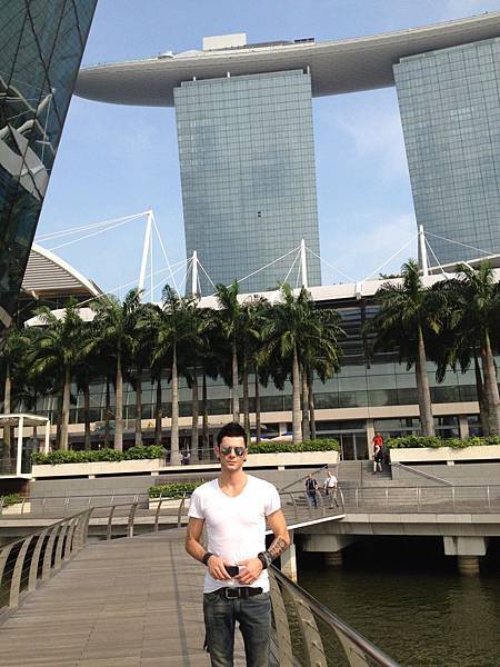 Maksim in Singapore on 28th Nov.-03