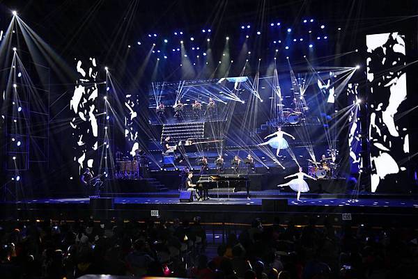 Some photos of Maksim's China tour-05.jpg