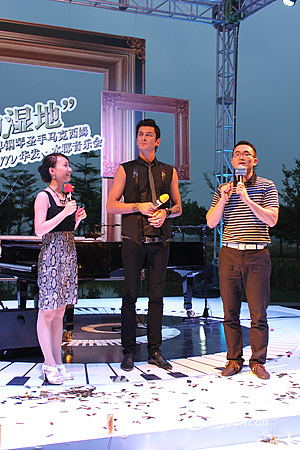 07-2010.10.02 Maksim Concert in Zhuhai.jpg