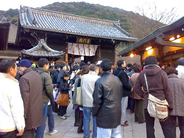 往 京都-世界遺產-清水寺-沿路超多人的