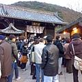 往 京都-世界遺產-清水寺-沿路超多人的