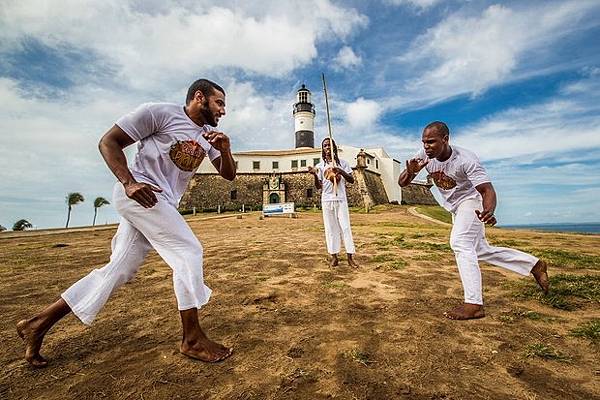 RTEmagicC_Capoeira_Red_Bull.jpg RTEmagicC_Capoeira_Red_Bull.jpg
