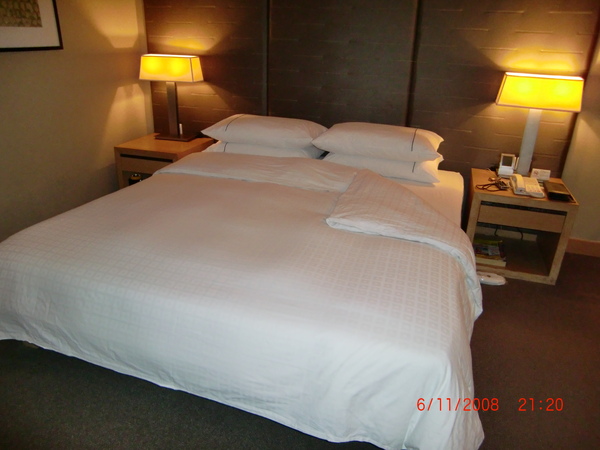 Executive Floor King Size bed @Room 1906