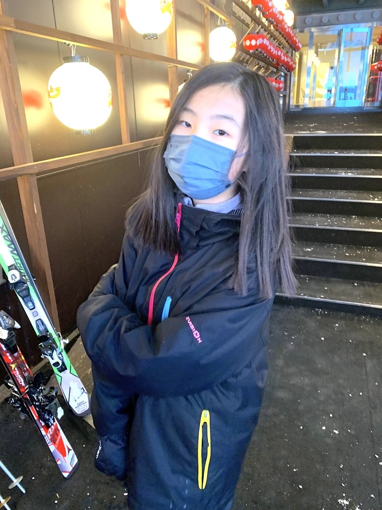 ＜日本＞2023全家人解封日本行~星野磐梯山滑雪 夜晚比白天