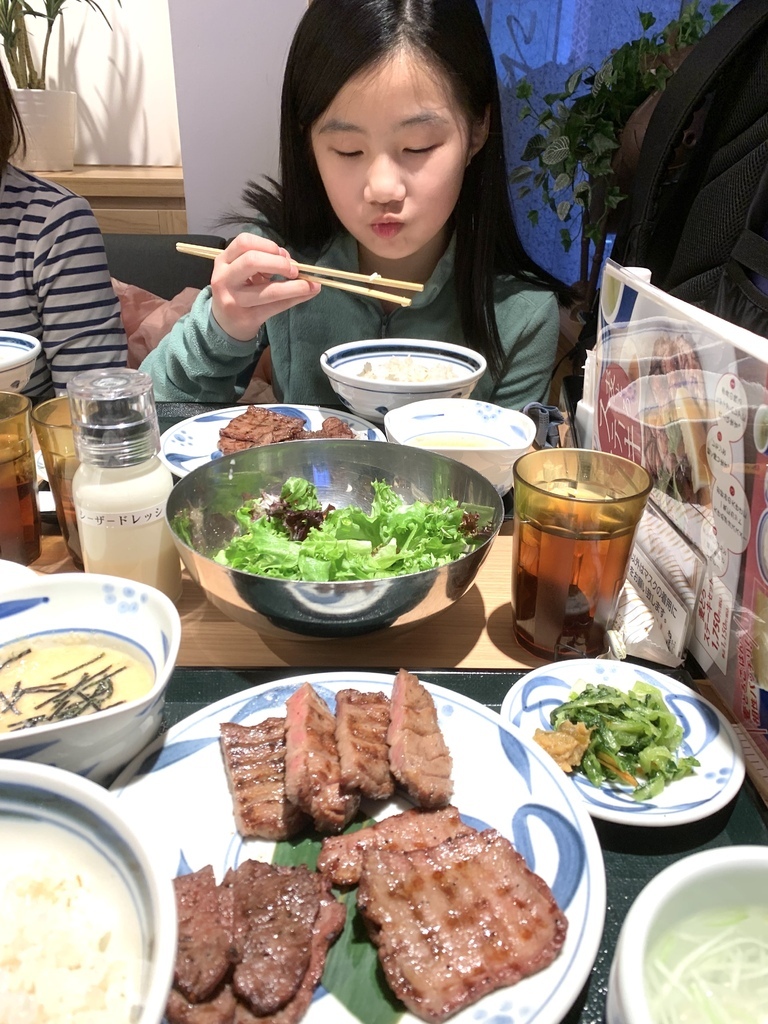 ＜日本＞2023全家人解封日本行~星野磐梯山滑雪 夜晚比白天